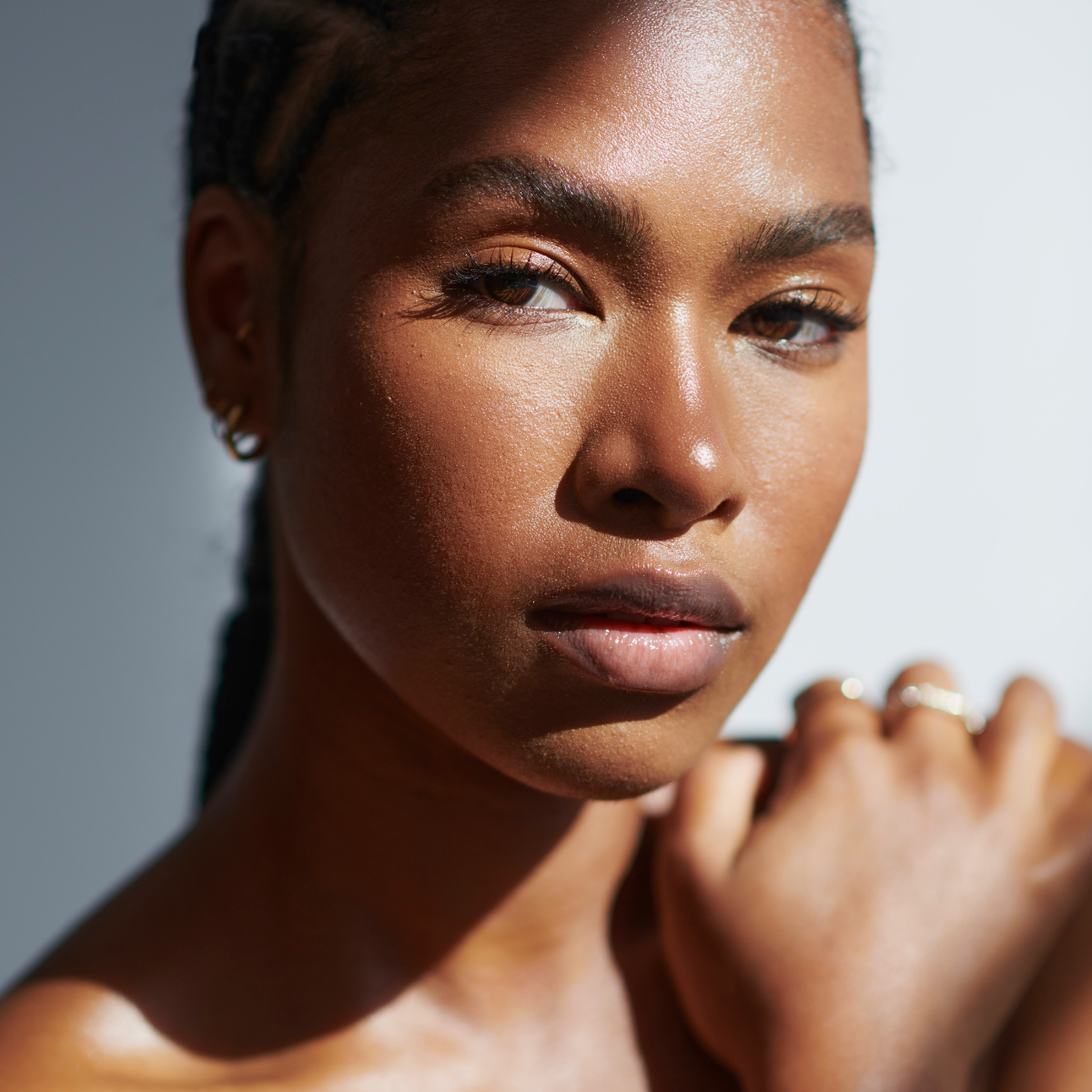 Vitamin D deficiency symptoms on hair Sonia Lyson is seen wearing a gray cashmere headband from Seeberger, round diamond earrings, on February 07, 2025 in Berlin, Germany
