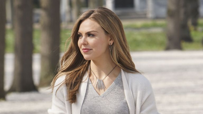 Clothing, Outerwear, Beauty, Street fashion, Jeans, Neck, Photo shoot, Fashion, Sleeve, Sweater,