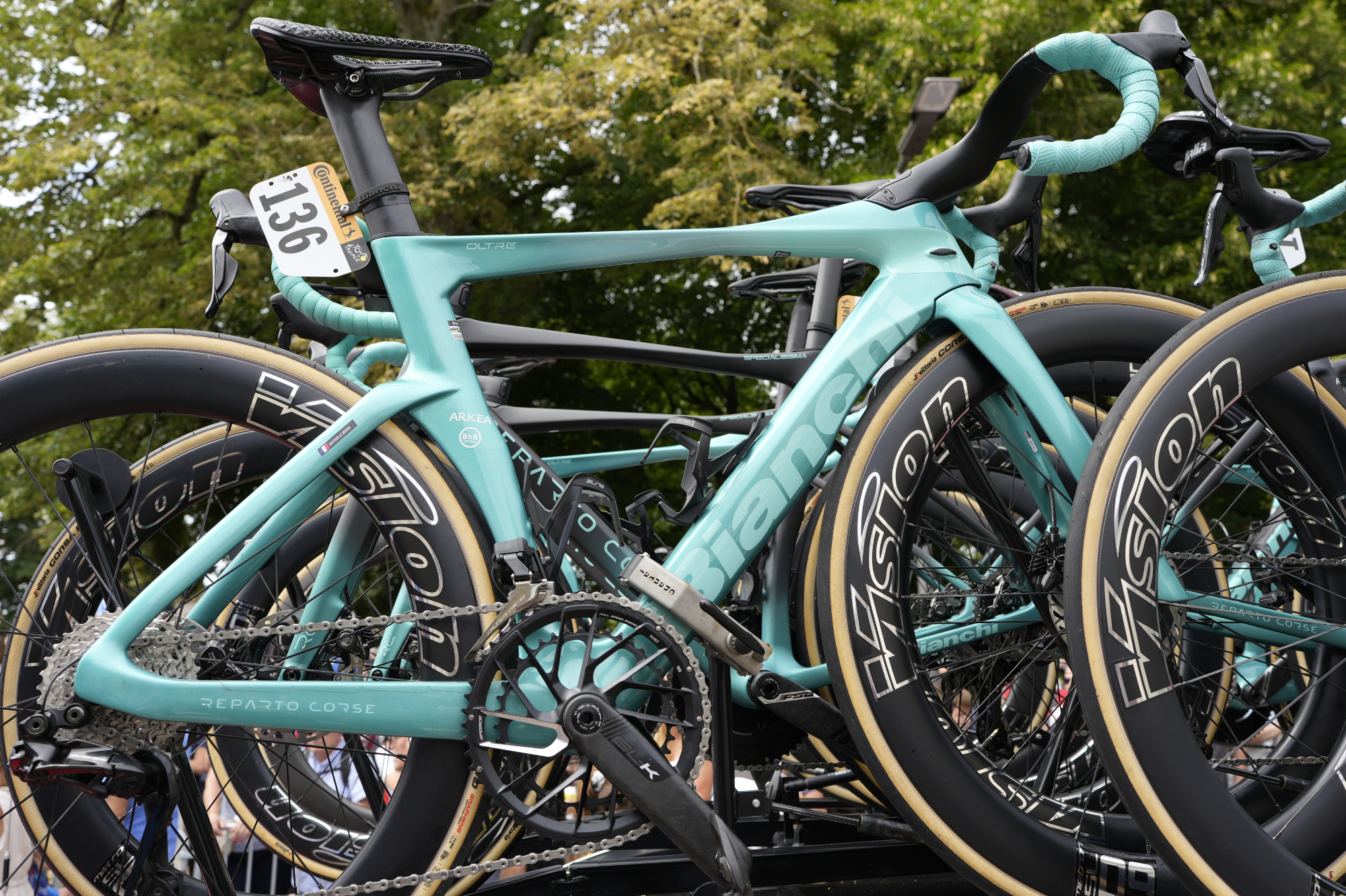 An inline seat post on a Bianchi Oltre RC race bike at the 2025 Tour de France