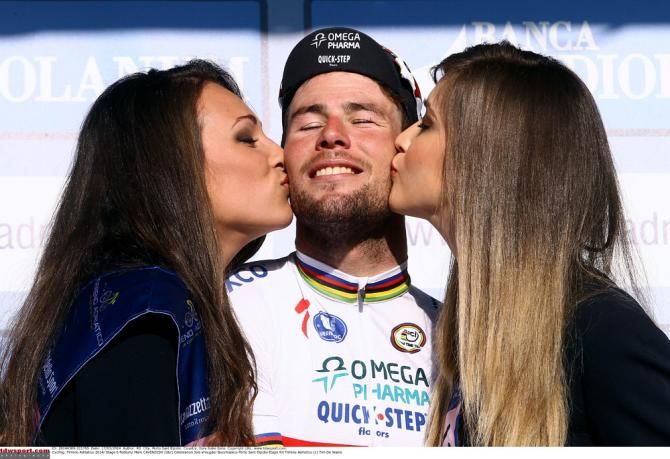 Kisses for stage 6 winner Mark Cavendish (Omega Pharma-QuickStep)
