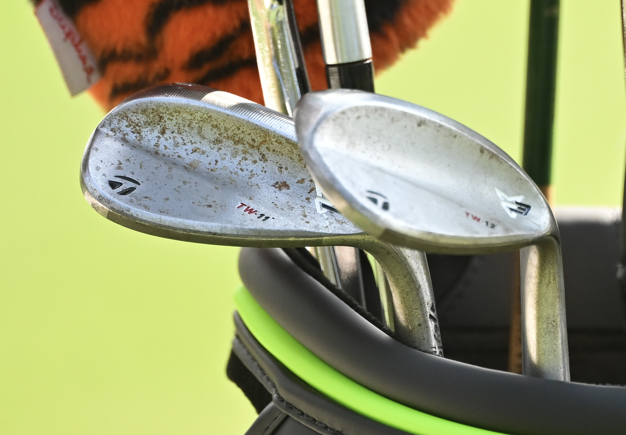 A close up of Tiger Woods' wedges