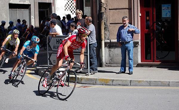 Sylvain Chavanel (Cofidis) leads the break in Mieres.