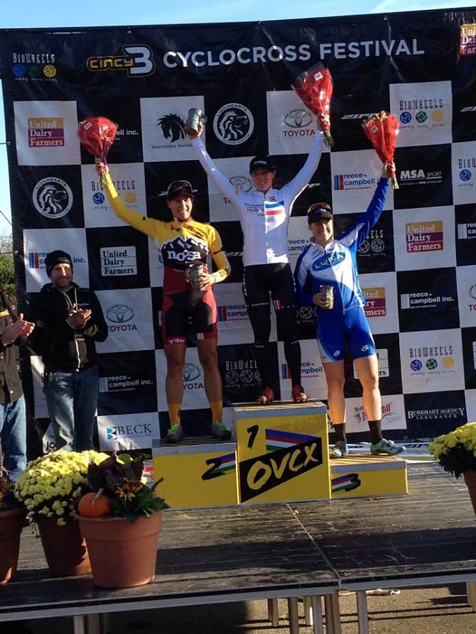 Katie Compton (Trek Factory Racing) wins the elite women's Pan Am Continental title