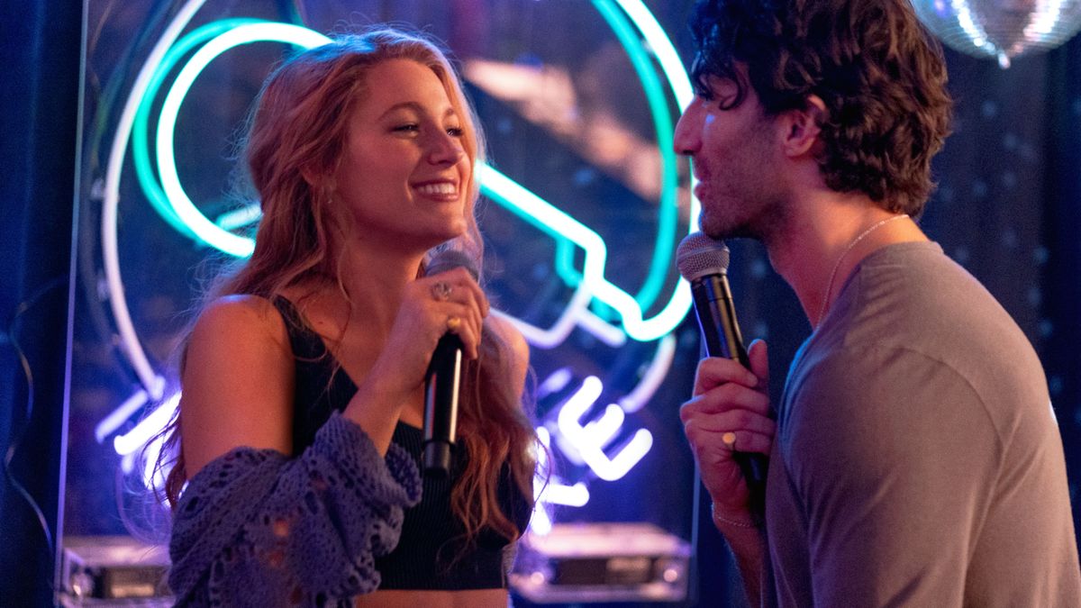 Lily (Blake Lively) and Ryle (Justni Baldoni) singing together in &quot;It Ends With Us&quot;