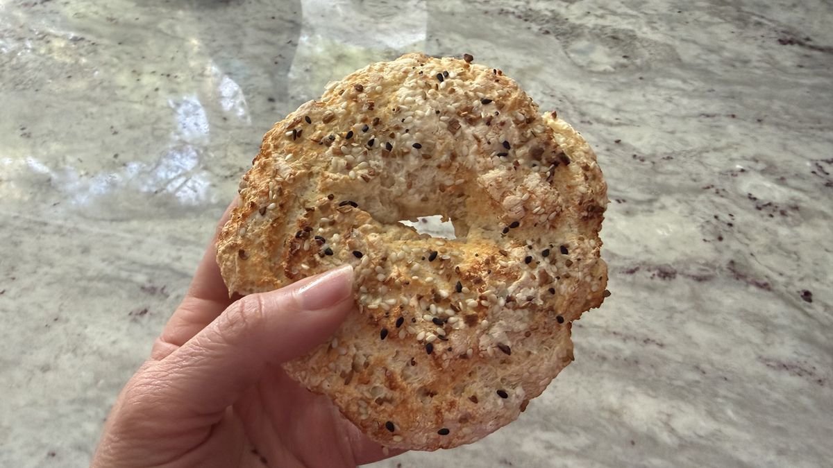 Ninja Crispi Pro 6-in-1 Countertop Glass Air Fryer bake mode bagel