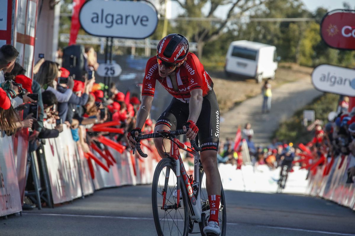 Soren Kragh Andersen crosses the line