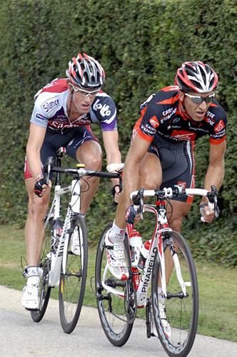Mathieu Drujon and Michiel Elijzen have a crack at the front of the bunch.
