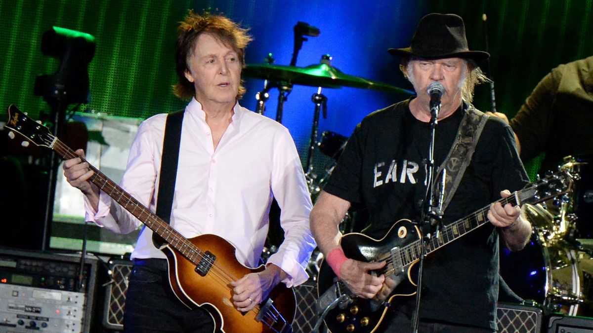 Watch Paul McCartney and Neil Young play Beatles' classics at Desert ...