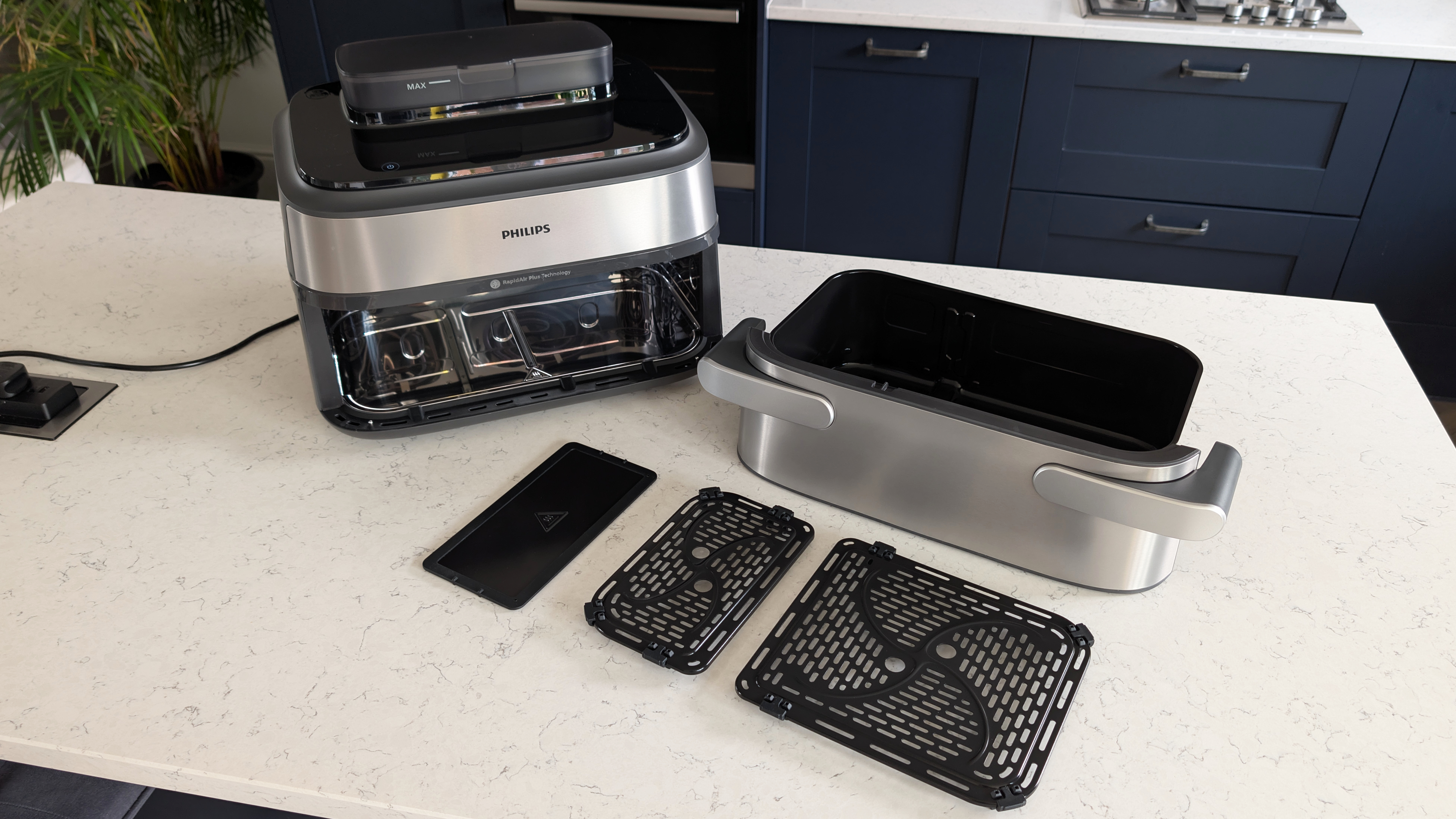 Philips 5000 Series Megabasket con Steam Air Fryer en la encimav