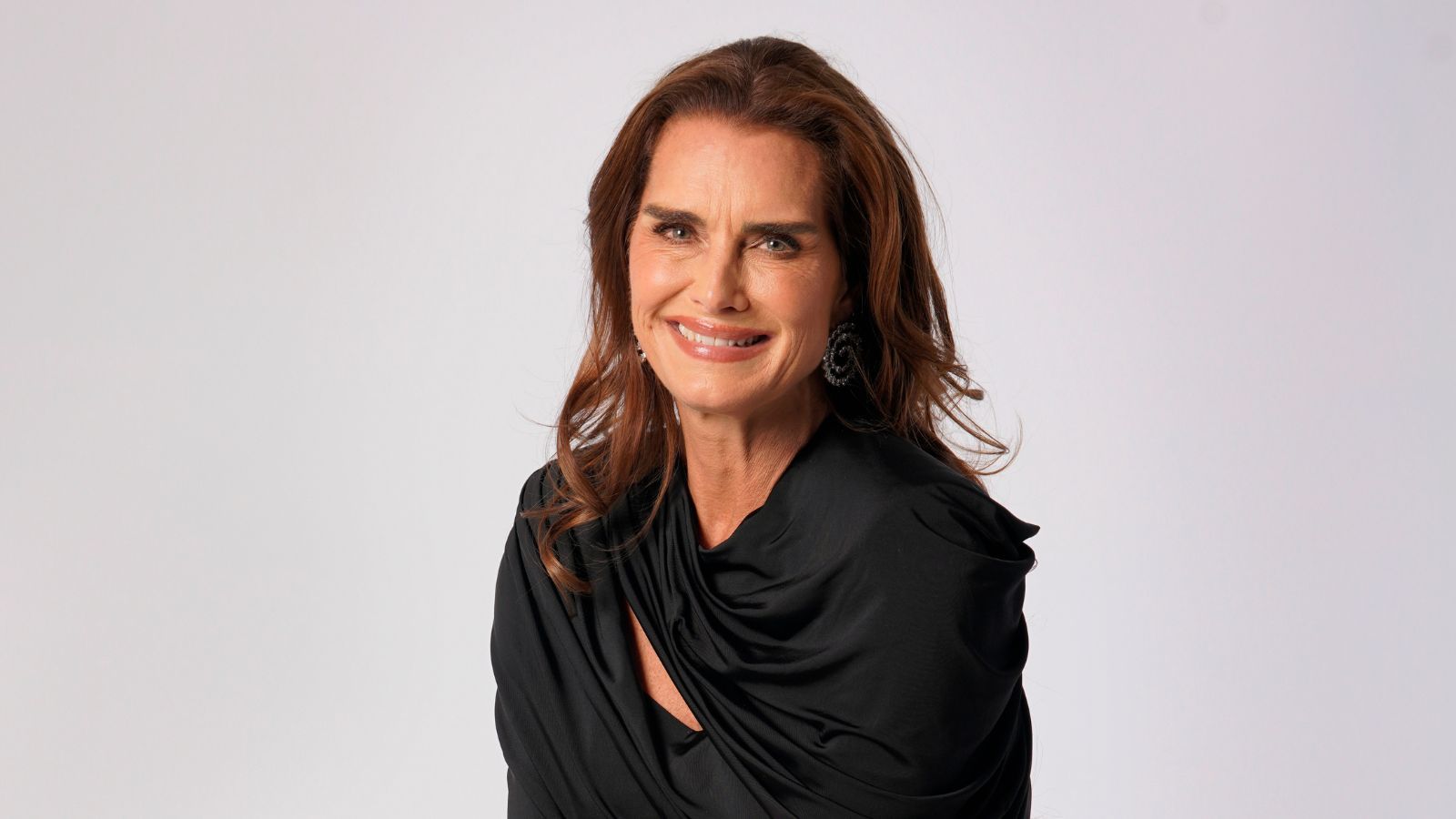 Brooke Shields Proves This ‘Tired’ Paint Trend Is Timeless