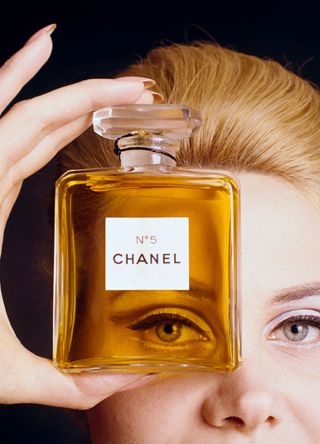 An advertisement for Chanel No.5