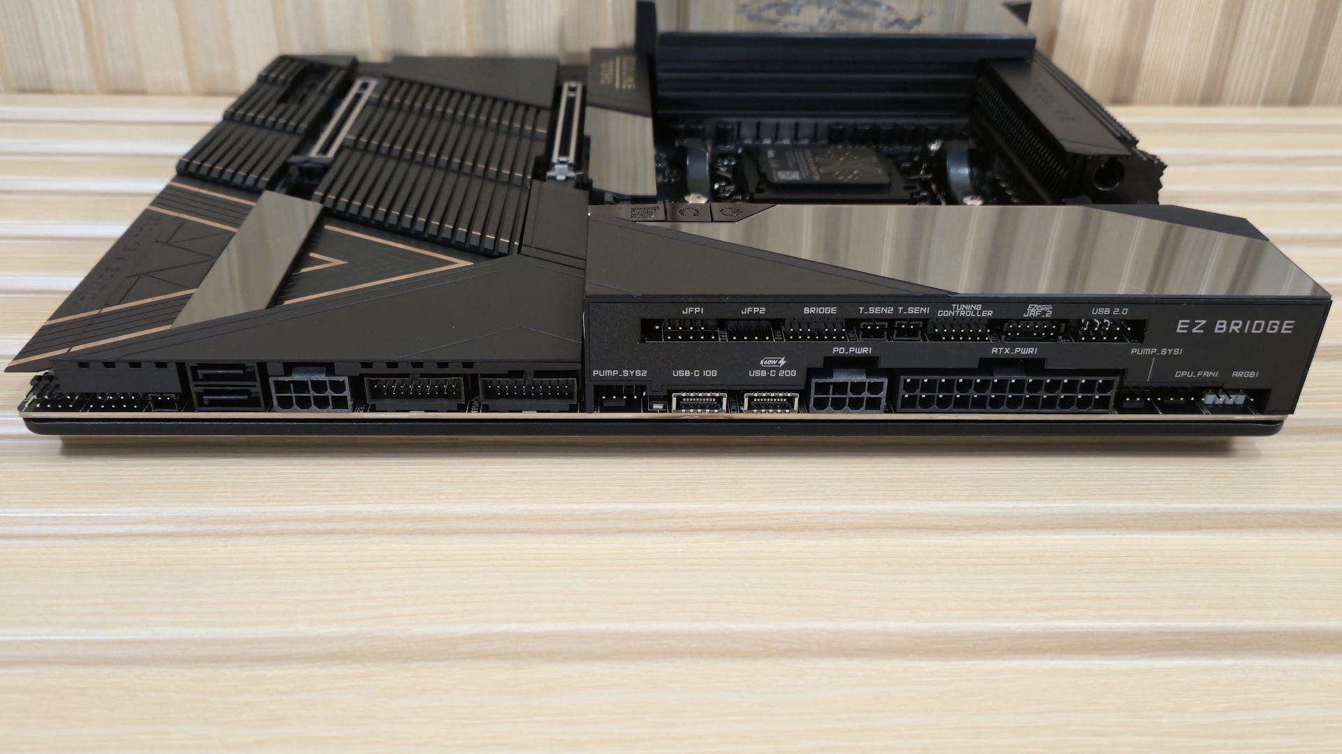 MSI X870E Godlike X - EZ Bridge