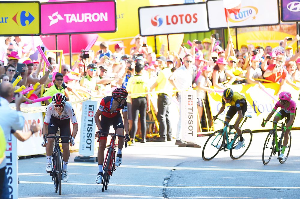 Dylan Teuns (BMC) and Michal Kwiatkowski (Sky) sprint for the line stage 4 Tour de Pologne