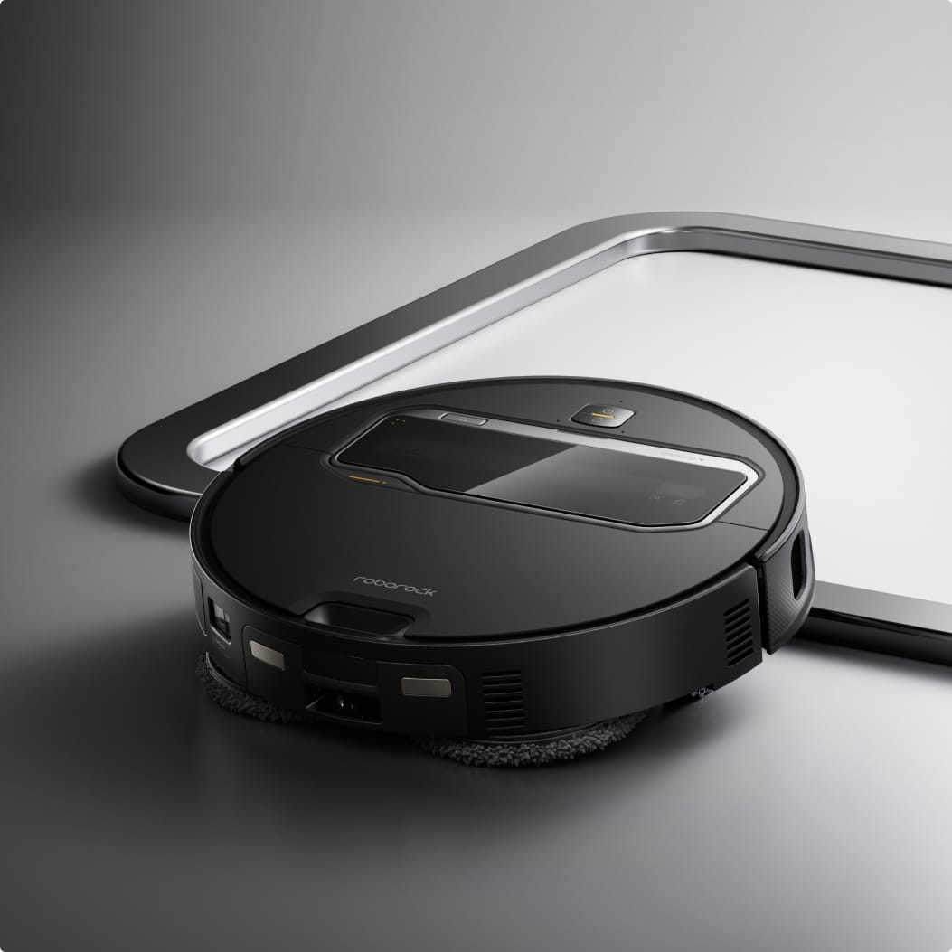 The Saros Z70 is designed to mop and vacuum