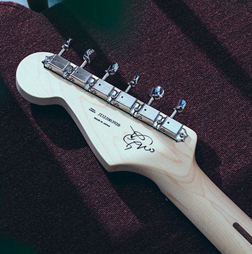 Fender Japan Scandal signature guitar