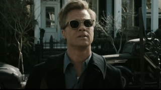 brad pitt wearing sunglasses in middle age as benjamin button