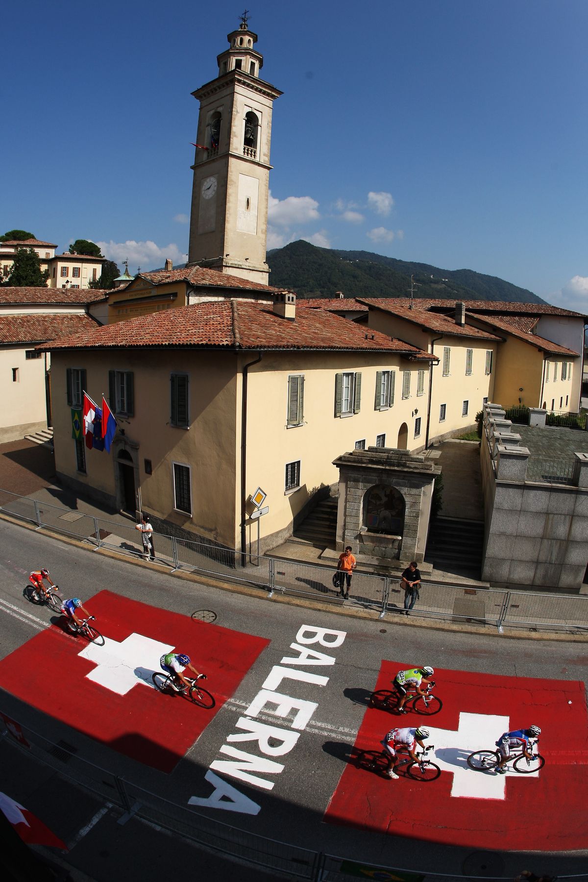 Road decoration at the 2009 road race