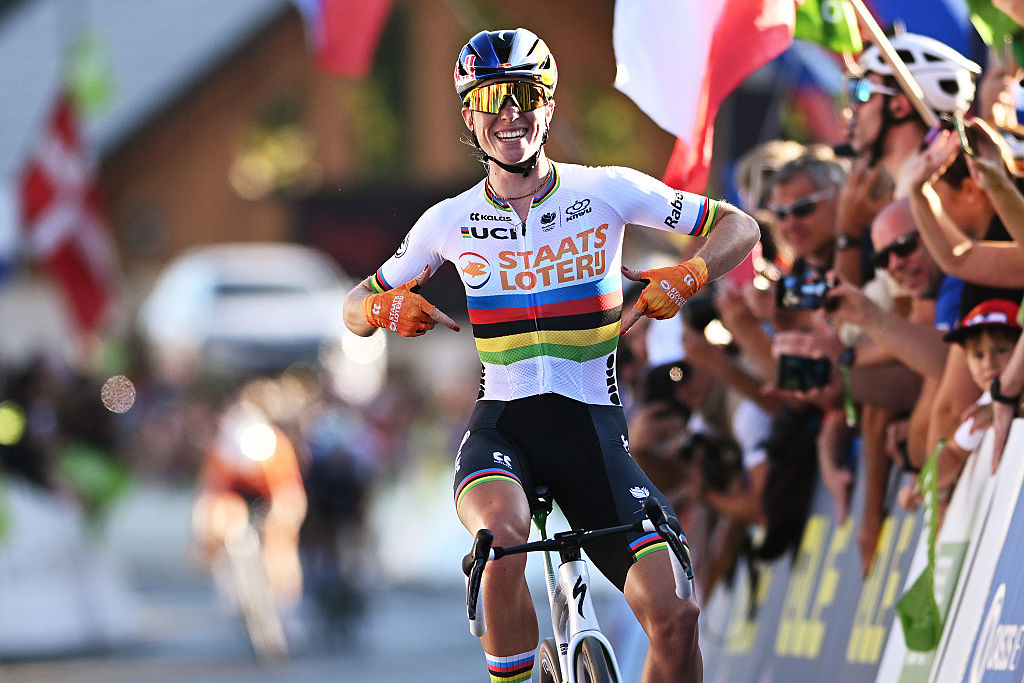 Demi Vollering wins European Championships road race