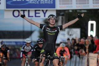 Scott Thwaites wins, Otley crit 2011