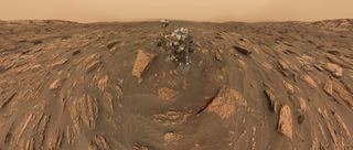 Curiosity Rover Takes a Dust-Storm Selfie
