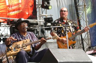 Steve Cropper (right) jams with Bo Diddley in 2004