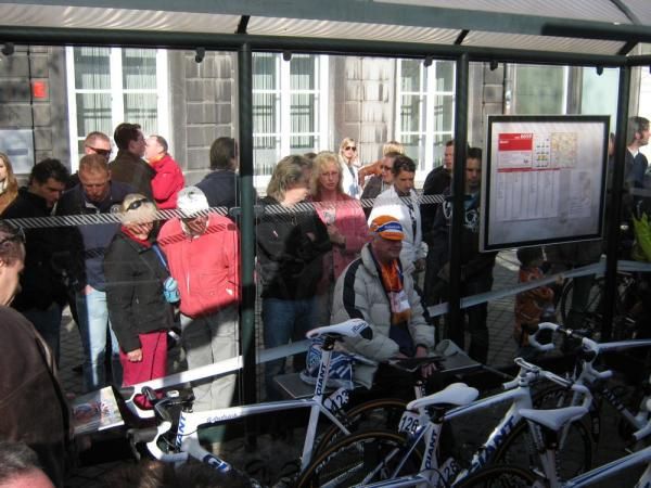 The Rabobank fans even watched from behind a bus shelter