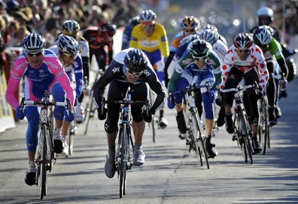 Greg Henderson (Sky) wins the stage
