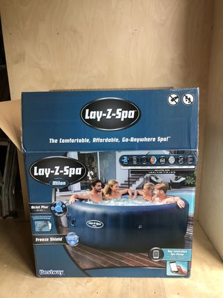 Lay-Z-Spa Milan hot tub