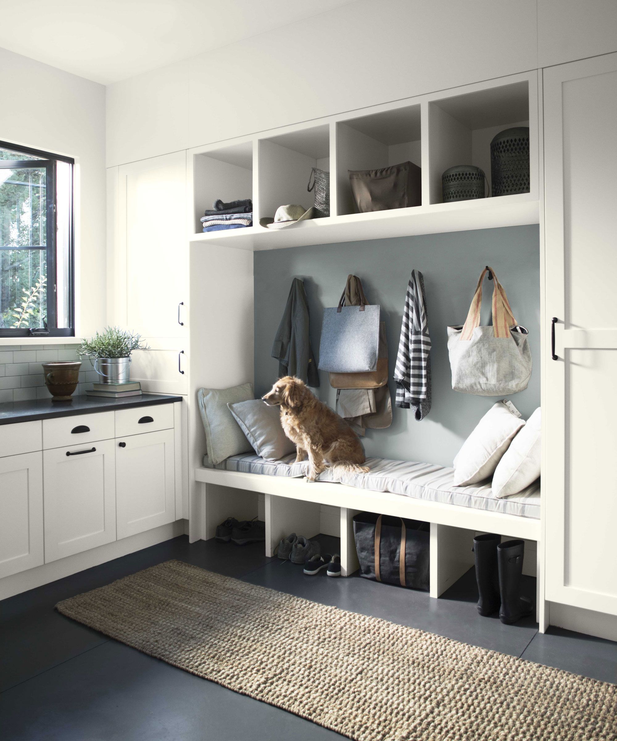 Easy-paint-ideas-Benjamin-Moore-hallway