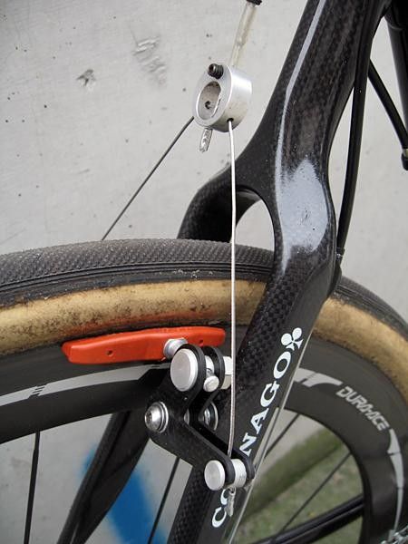 Colnago's 'cross frame offers plenty of tire clearance.