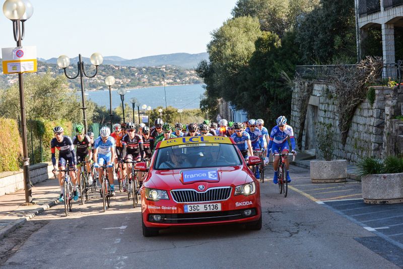 Stage 1 of the Criterium International gets underway for 2015