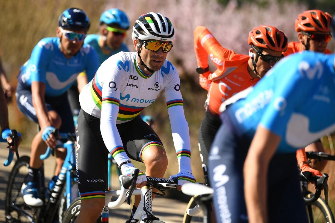 Alejandro Valverde in the bands of world champion