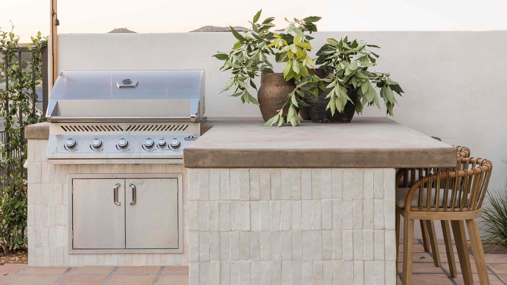 How to plan the perfect outdoor kitchen in 8 steps | Livingetc