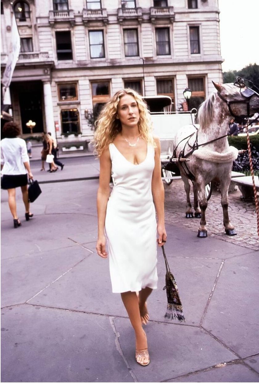 Carrie Bradshaw summer style played by Sarah Jessica Parker