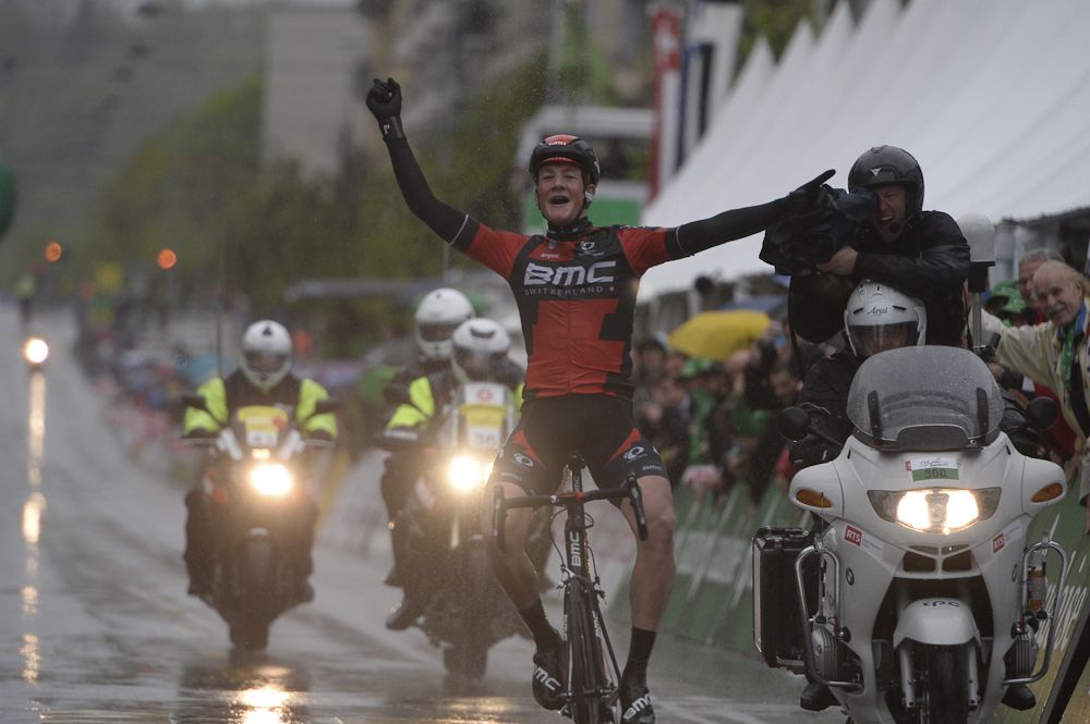 Stefan K&uuml;ng (BMC Racing) salutes his stage 4 Romandie win.