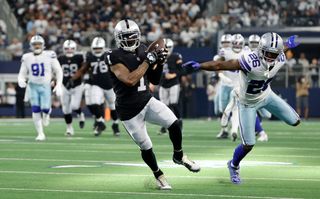 Las Vegas Raiders at Dallas Cowboys on November 25, 2021