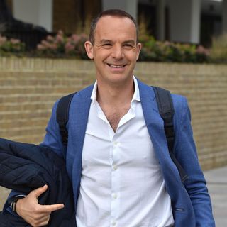 martin lewis with whit coloured shirt