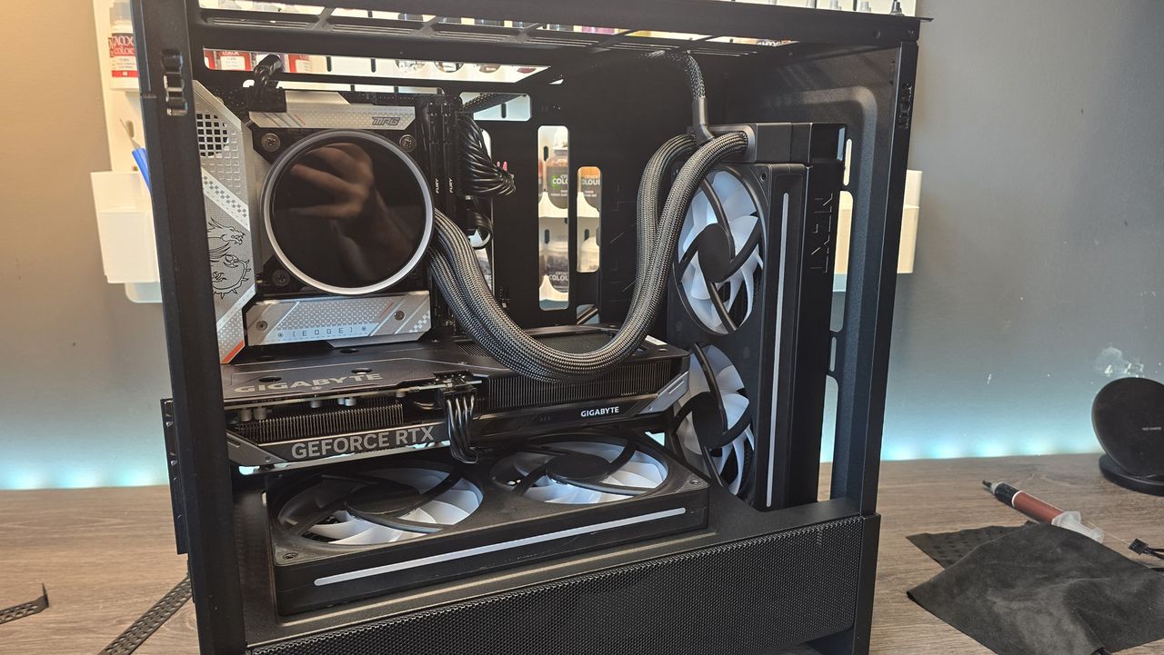NZXT H3 Flow