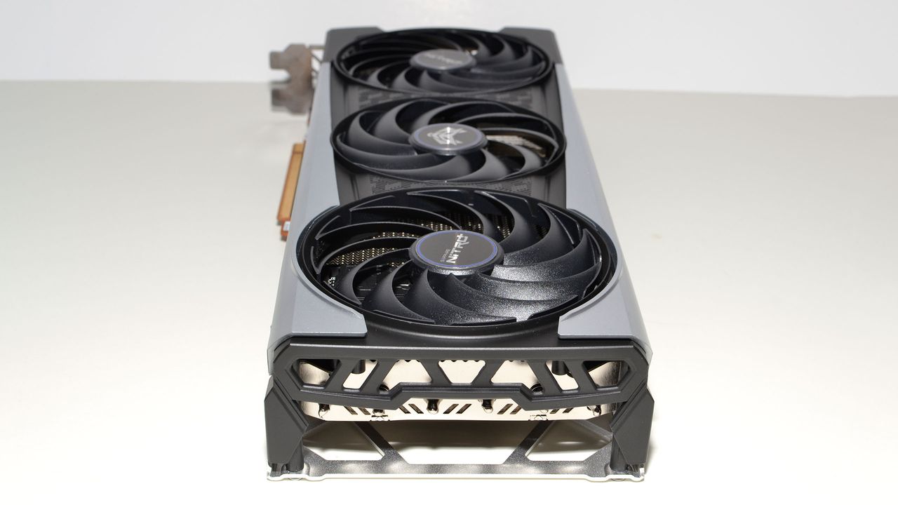 Sapphire Radeon RX 6800 XT Nitro+ photos