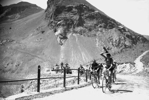 Coppi and Bartali fight for supremacy on the mountains
