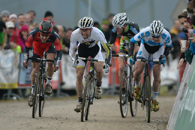 Marcel Wildhaber sprints for second at the Swiss 'cross nationals