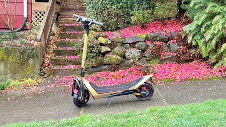 Navee UT5 Ultra X e-scooter
