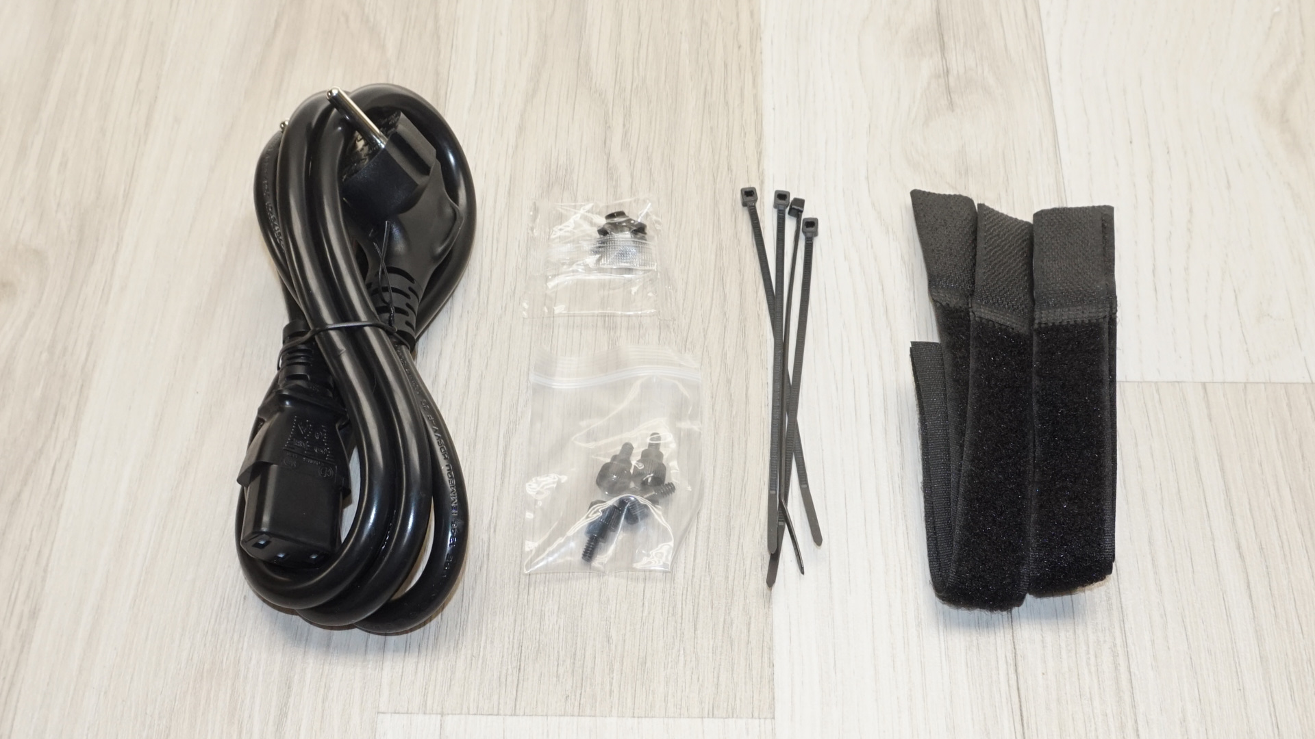 SilverStone Hela 850R Platinum PSU