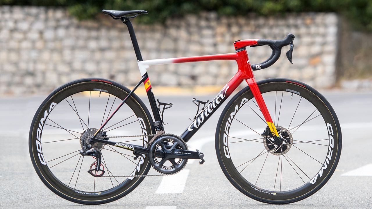 Luis Leon Sanchez's Spanish champion's themed Wilier Zero SLR