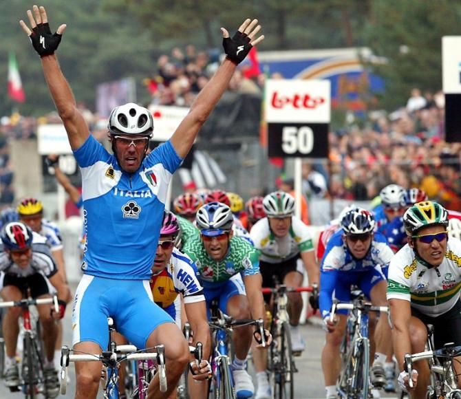 2002 Worlds: Was there any doubt that Mario Cipollini (Italy) would prevail on the very sprinter-friendly parcours in Zolder, Belgium?