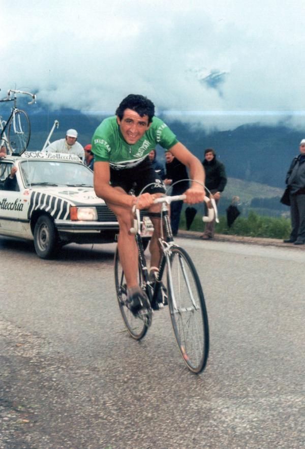 Baronchelli in his unique turned head position as he gives it 100%