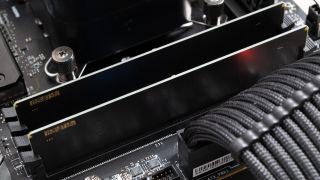 Crucial DDR5-4800 C40 Review: The Old Reliable | Tom's Hardware