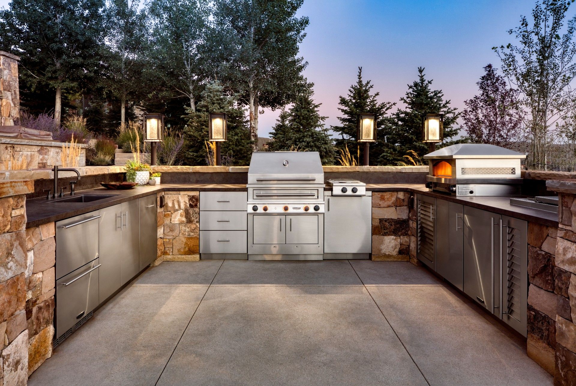 Outdoor Grill Station Ideas 10 Ways To Elevate Summer BBQs Homes   MhinWNkbLqUXwpcnEcQUsa 1920 80 