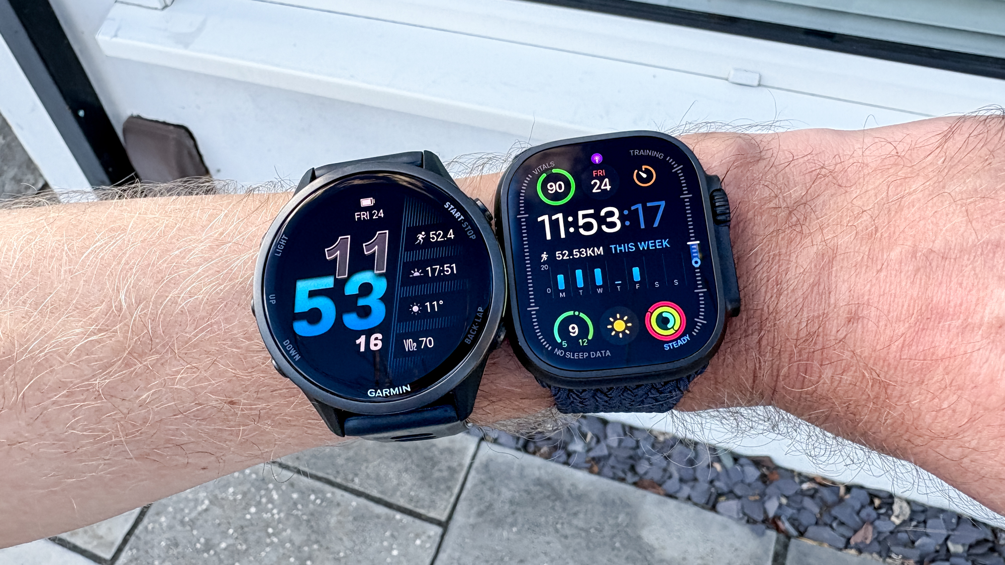 Garmin Forerunner 970 vs Apple Watch Ultra 3