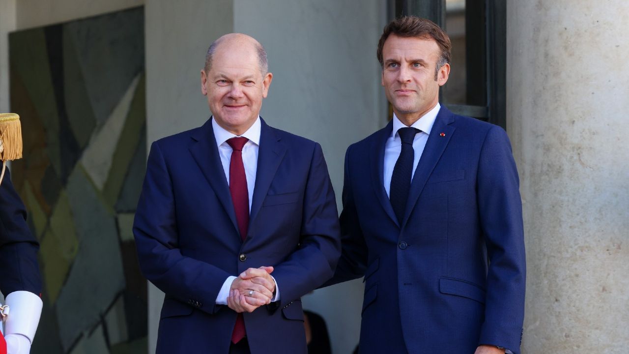 Olaf Scholz and Emmanuel Macron